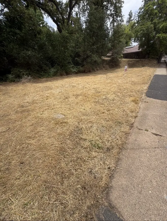 Fire-safe defensible space